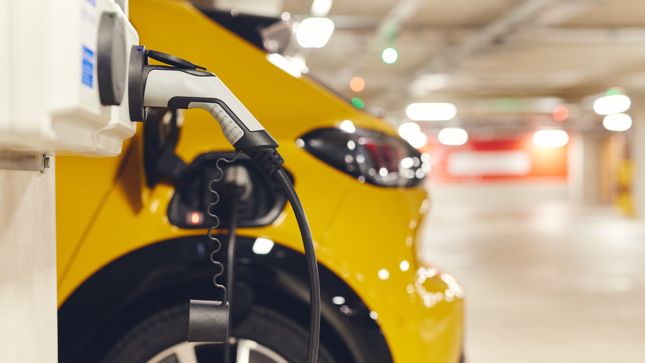 Pożar w Hiszpanii uruchomił lawinę. Co dalej z parkowaniem elektryków pod ziemią?