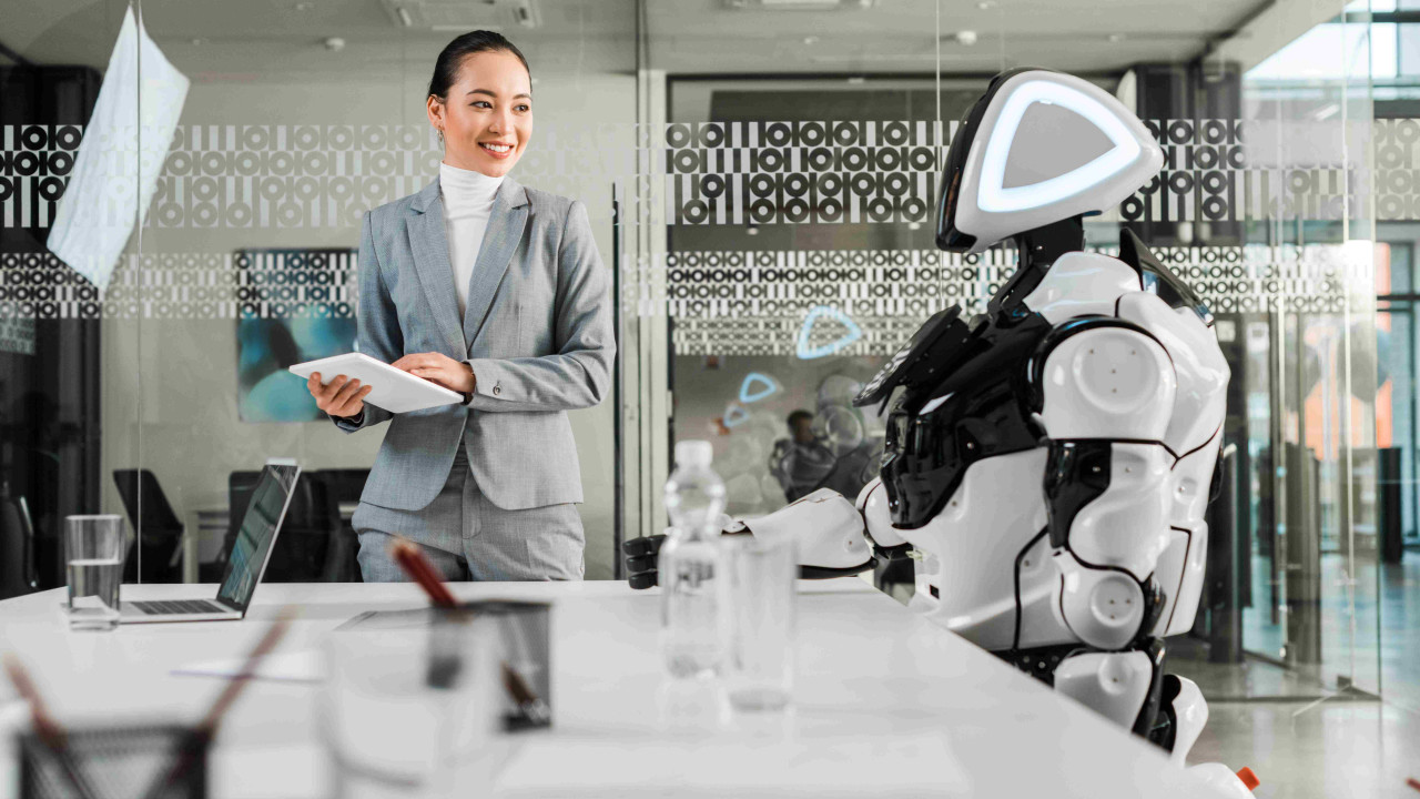 Imponujące Umiejętności Chińskich Humanoidów w Tańcu z Robotami