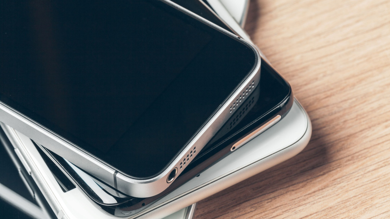 Mniej smartfonów na rynku: kluczowy powód spadku produkcji