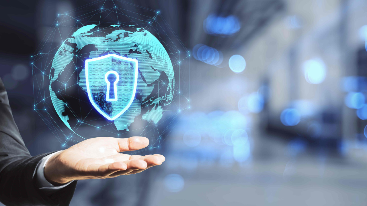 Ministerstwo usuwa 120 polskich stron: walka z cyberprzestępczością