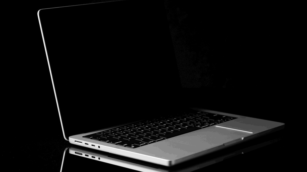 Nowe MacBooki z M5: Przełomowy krok w kierunku rozwoju AI