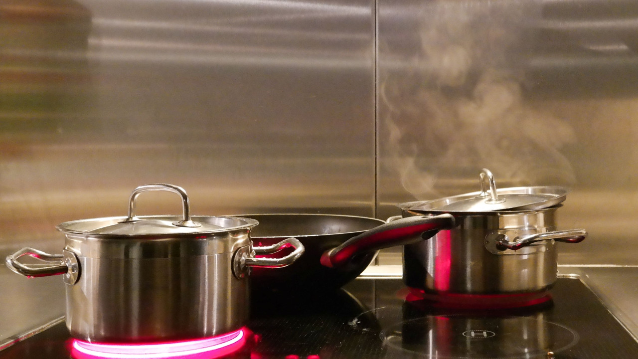 Ten domowy sprzęt pożera więcej energii niż pralka czy lodówka