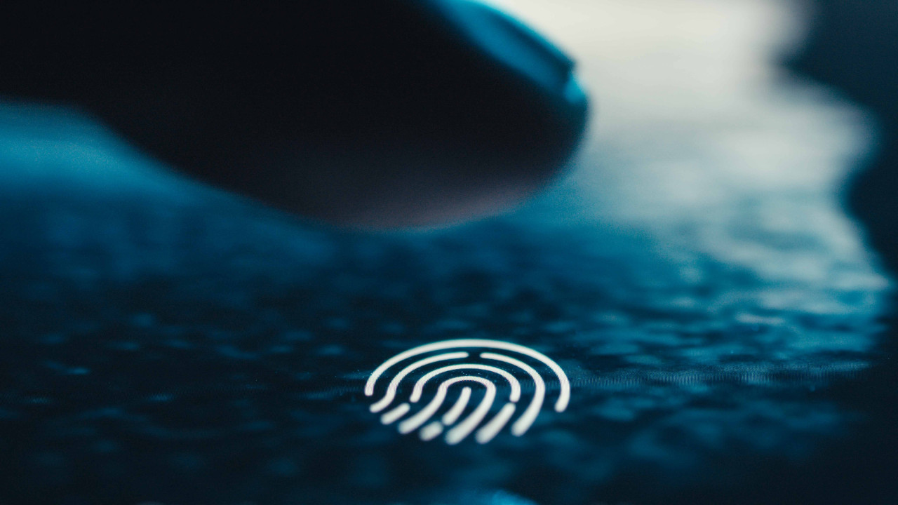 Czy możliwe jest dodanie dwóch odcisków palca na telefonie?