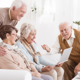 Rząd weźmie się za twoją babcię. Obowiązkowe kursy dla seniorów