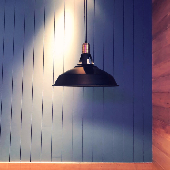 Wygląda jak zwykła lampa. Ale to nie jest zwykła lampa
